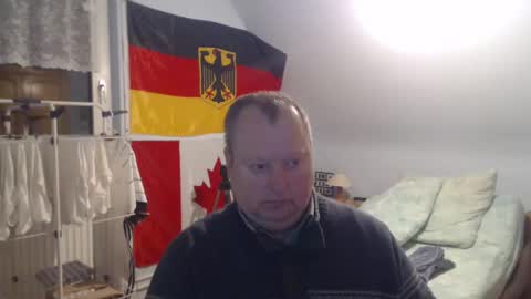 Snapshot of andre124231 chatting on December 15, 8:36 pm Andre online show from December 15, 8:36 pm