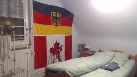 Snapshot of andre124231 chatting on December 18, 5:31 pm Andre online show from December 18, 5:31 pm