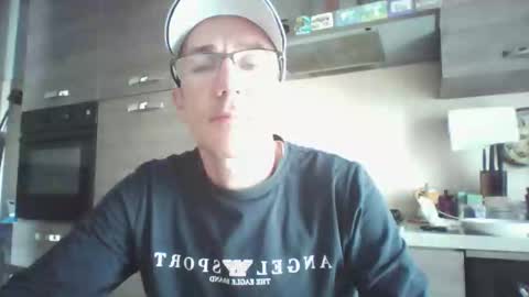 Snapshot of andrean1977 chatting on October 1, 10:19 am andrean1977 online show from October 1, 10:19 am
