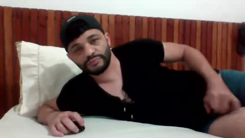 Snapshot of andreloko123 chatting on December 9, 8:08 pm andreloko123 online show from December 9, 8:08 pm