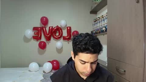 andres_levinee online show from February 14, 2:33 pm