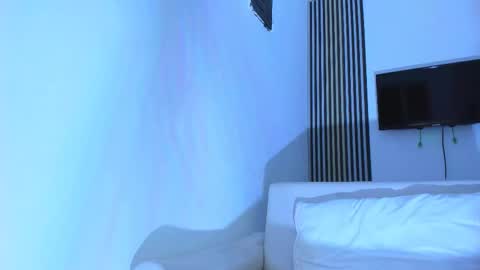 andres_stud online show from February 21, 4:02 am