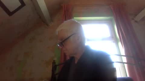 Andrew online show from April 21, 11:49 am