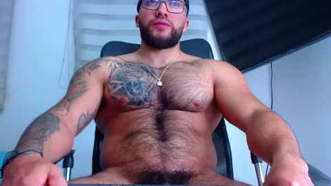 Snapshot of andrew_holden__ chatting on February 26, 11:02 pm andrew_holden__ online show from February 26, 11:02 pm