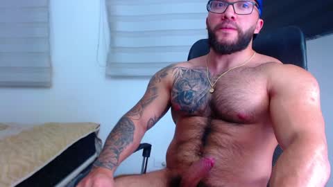 Snapshot of andrew_holden__ chatting on January 22, 11:00 pm andrew_holden__ online show from January 22, 11:00 pm