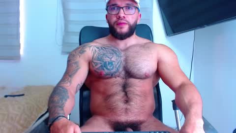 Snapshot of andrew_holden__ chatting on January 19, 10:39 pm andrew_holden__ online show from January 19, 10:39 pm