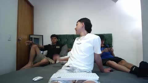 andrew restrepo online show from September 23, 1:38 am