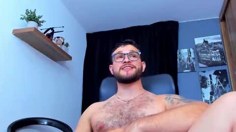 Andrew Diaz online show from December 15, 4:31 am