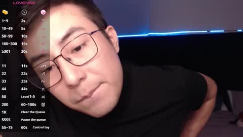 andrewmhilton_ online show from November 15, 7:43 am