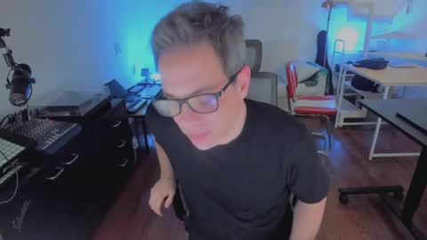 Andrew online show from October 6, 3:22 am