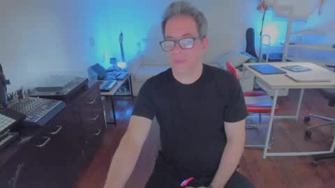 Andrew online show from September 25, 4:39 pm