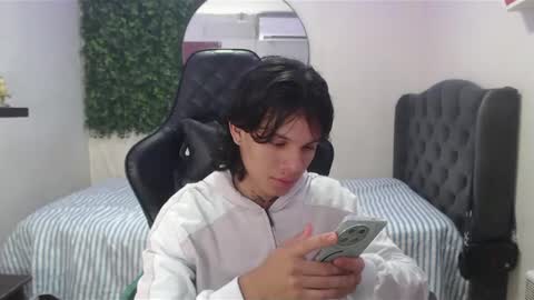 andy_dan1 online show from January 22, 2:14 pm