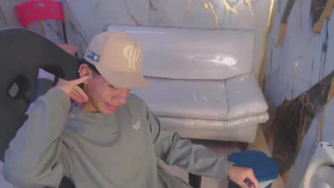 andy_dan1 online show from October 18, 2:44 pm