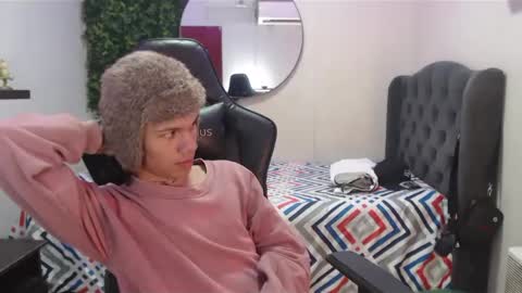 andy_dan1 online show from January 17, 1:35 pm