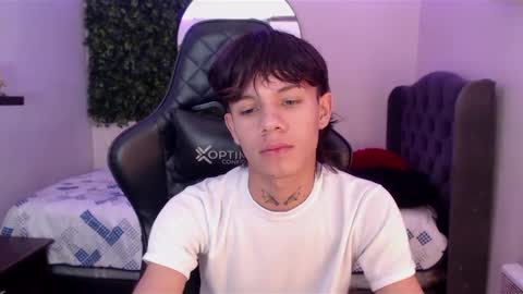 andy_dan1 online show from March 6, 1:35 pm