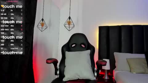 Andy Reed  online show from January 15, 12:20 pm