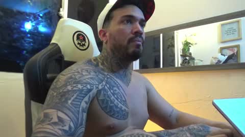 angellatino0 online show from January 12, 1:11 am