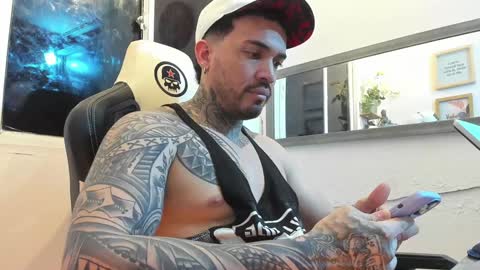 angellatino0 online show from February 9, 2:17 am