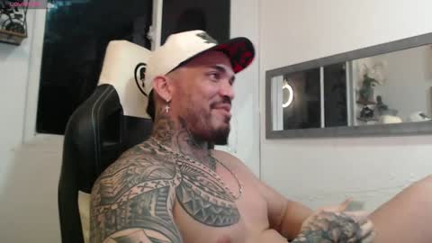 angellatino0 online show from December 18, 6:21 am
