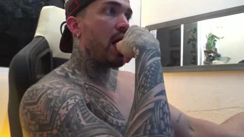 angellatino0 online show from January 27, 5:36 am