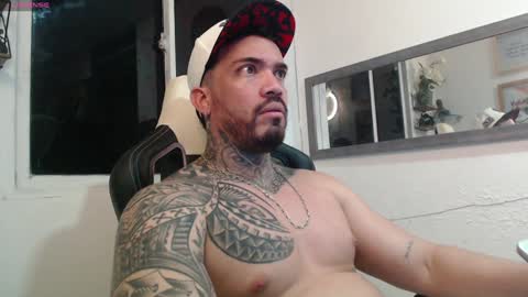angellatino0 online show from December 22, 11:42 pm