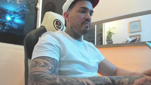 angellatino0 online show from February 8, 4:36 am