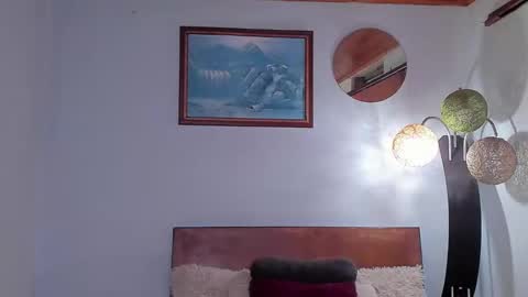 Snapshot of angelx_fox chatting on February 25, 1:39 pm Angel Fox online show from February 25, 1:39 pm