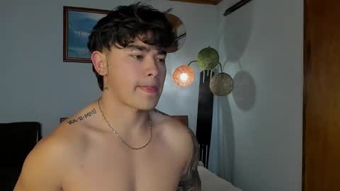 Snapshot of angelx_fox chatting on February 10, 10:31 am Angel Fox online show from February 10, 10:31 am