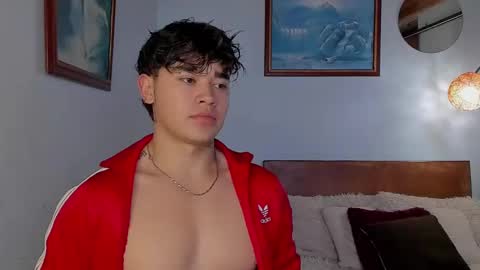 Snapshot of angelx_fox chatting on February 14, 10:28 am Angel Fox online show from February 14, 10:28 am