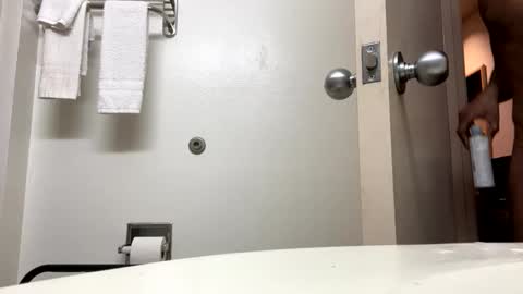 Animesquad420 online show from April 13, 11:44 am