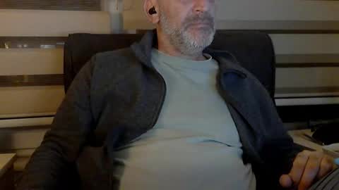 Snapshot of antheris chatting on October 6, 7:18 pm antheris online show from October 6, 7:18 pm