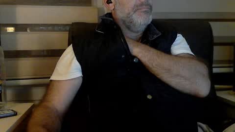 Snapshot of antheris chatting on October 9, 11:09 pm antheris online show from October 9, 11:09 pm