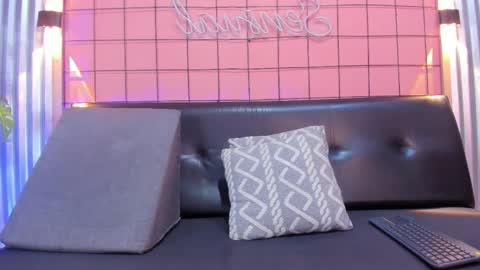 Juan Camilo online show from February 15, 1:11 am