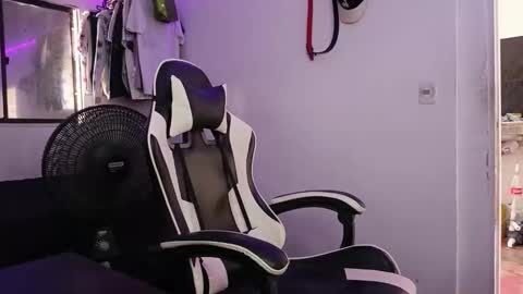 AnuarDHM online show from January 13, 4:55 pm