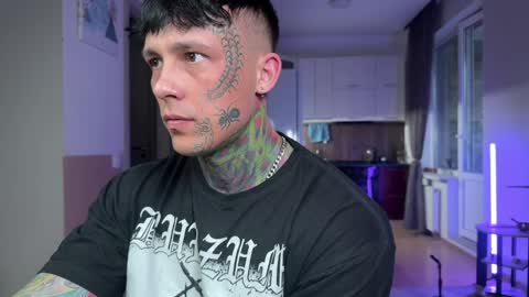 Tom online show from April 3, 4:04 pm