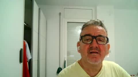 furry bear online show from October 9, 11:53 pm