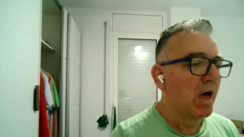 furry bear online show from October 13, 8:15 pm