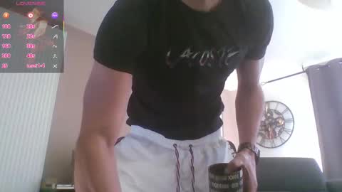 Snapshot of apollonfitx_69 chatting on October 10, 11:26 am apollonfitx_69 online show from October 10, 11:26 am