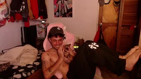 Andres online show from April 3, 10:17 pm