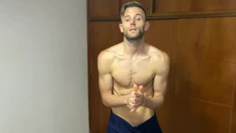 Snapshot of aquilesmade chatting on December 18, 2:38 pm Aquilesmade online show from December 18, 2:38 pm