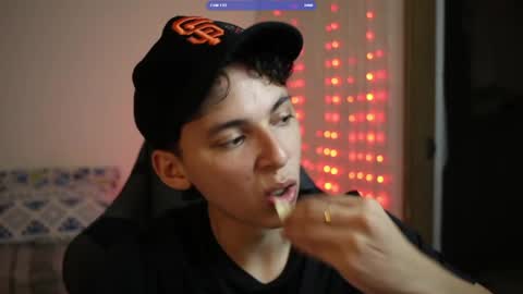 ARCHIBALDO online show from April 11, 1:35 am