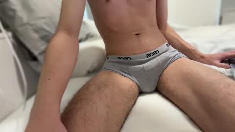 Aries Twink online show from October 2, 4:00 pm