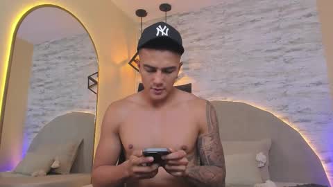 ARON BOLT online show from February 1, 12:15 pm