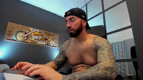 AronGrant online show from February 19, 8:44 am