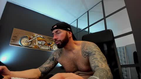 AronGrant online show from March 5, 8:10 am