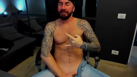 AronGrant online show from December 19, 10:23 am