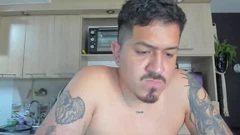 ARON  Independent model  online show from November 15, 8:05 am