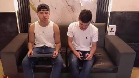 Aroon   online show from March 27, 4:27 am