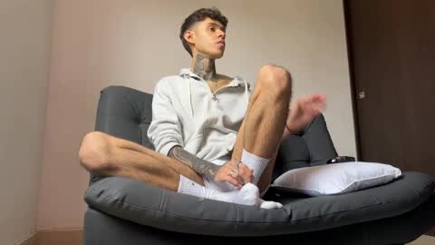   online show from March 6, 9:09 pm