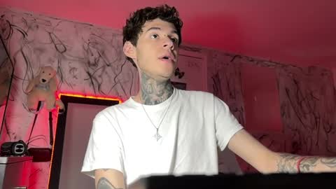   online show from February 3, 10:00 pm